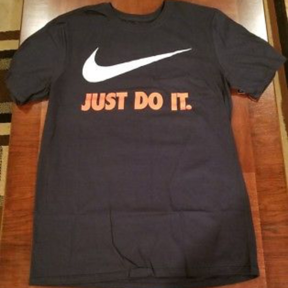 Nike t shirt (large)